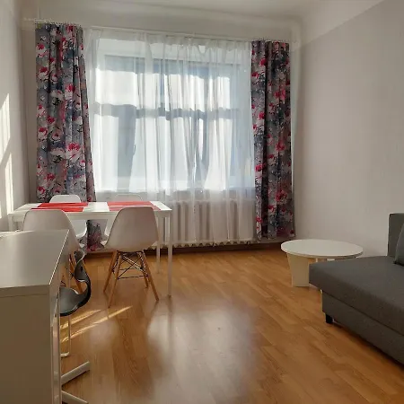 Апартаменты Lovely & Sunny 2 Free Street Parking Рига