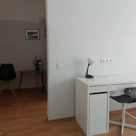 Lovely & sunny 2 rooms Free street parking Apartment