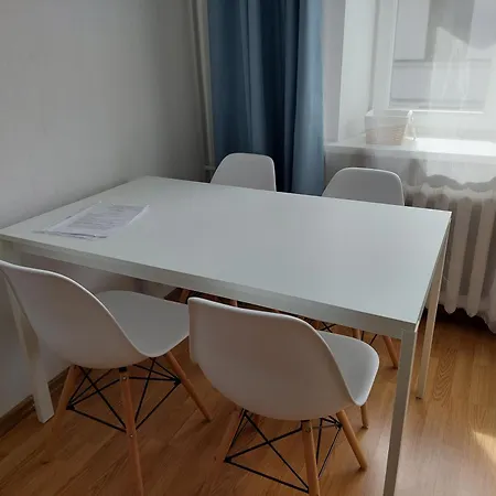 Lovely & Sunny 2 Free Street Parking *