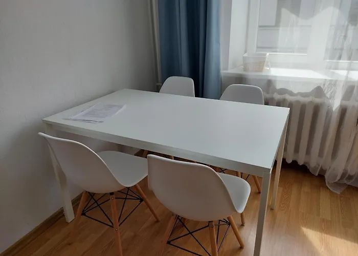 Lovely & Sunny 2 Free Street Parking *