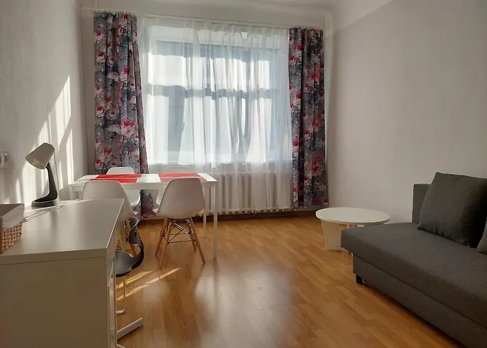 アパート Lovely & Sunny 2 Free Street Parking リガ