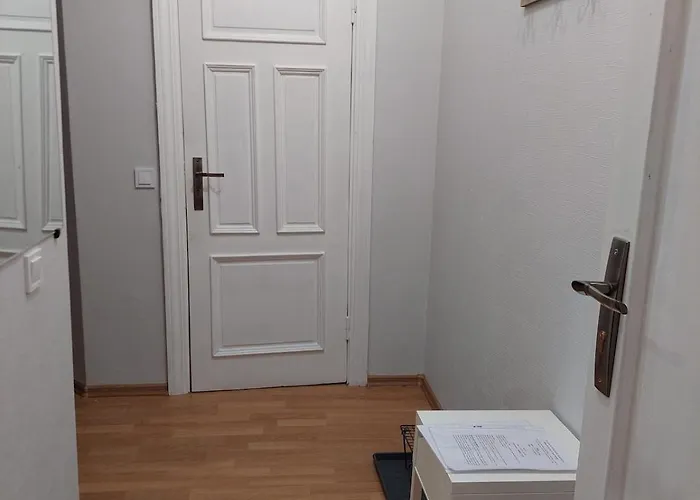 Lovely & Sunny 2 Free Street Parking アパート *